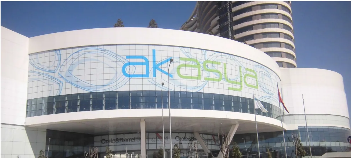 AKASYA AVM — alışveriş merkezinin cam ve alüminyum cephesi